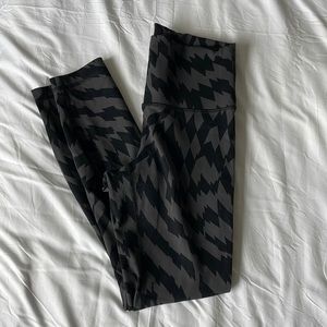 Black and Grey Wunder Train